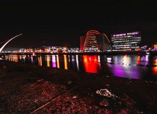 DeepSeek AI Platform Experiences Extended Outage Amid Global Scrutiny Modern technology infrastructure representing artificial intelligence platform operations and business continuity